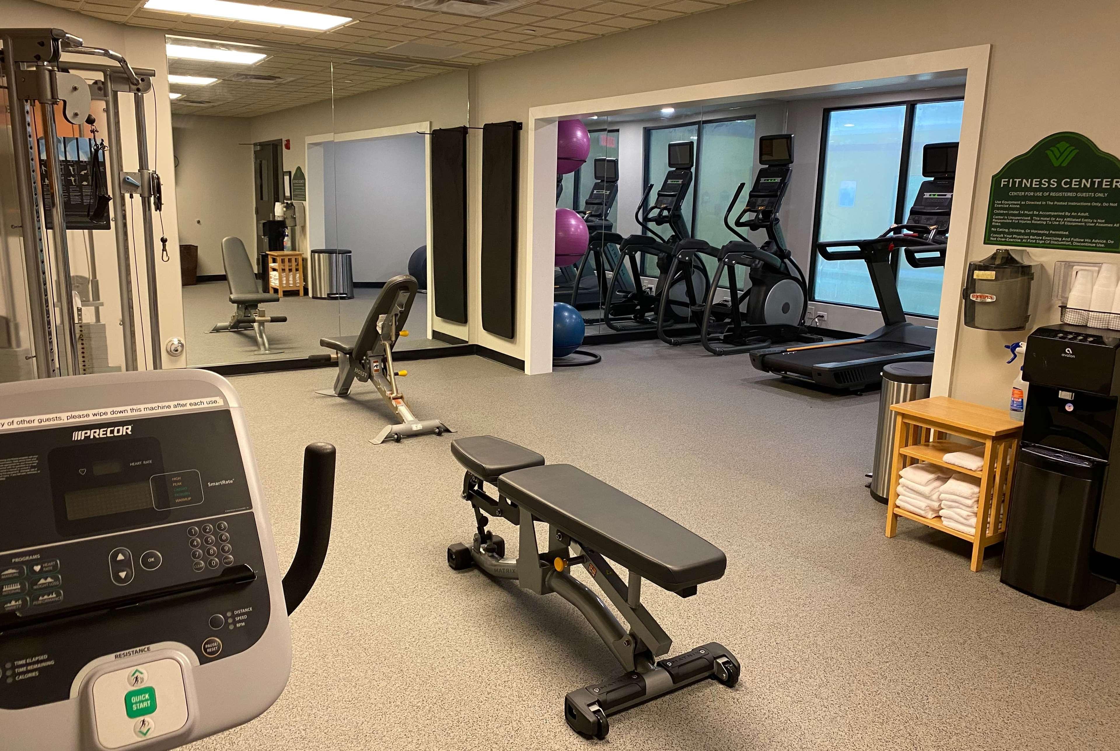 Wingate By Wyndham State Arena Raleigh/Cary Hotel Экстерьер фото