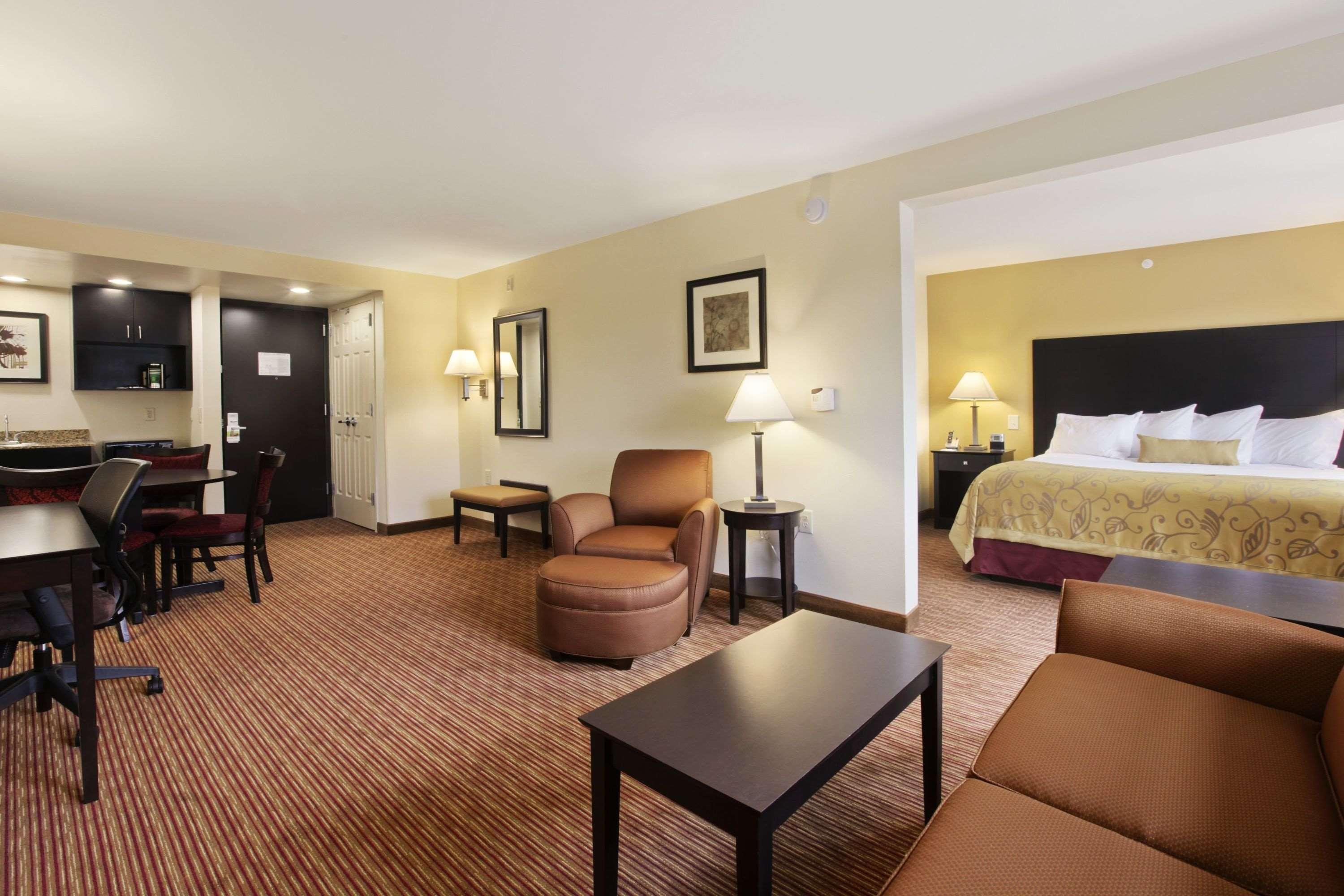 Wingate By Wyndham State Arena Raleigh/Cary Hotel Экстерьер фото
