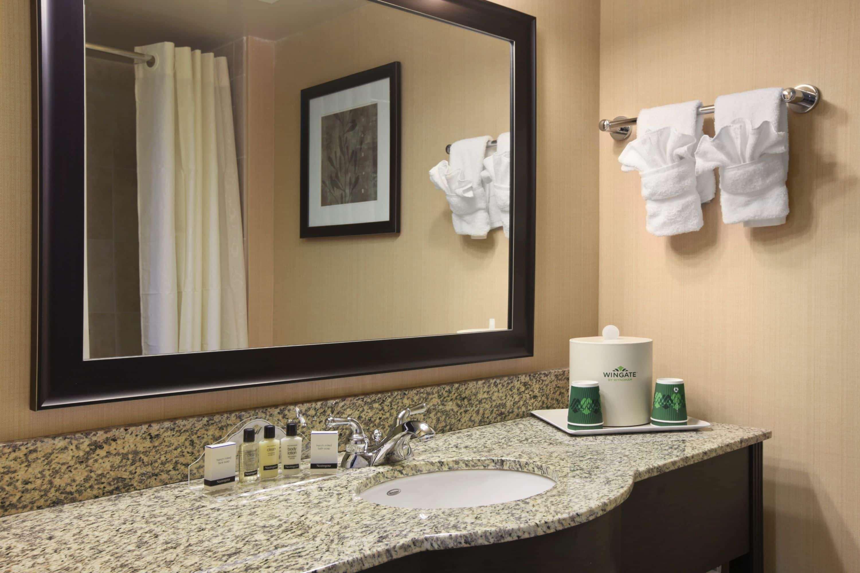 Wingate By Wyndham State Arena Raleigh/Cary Hotel Экстерьер фото