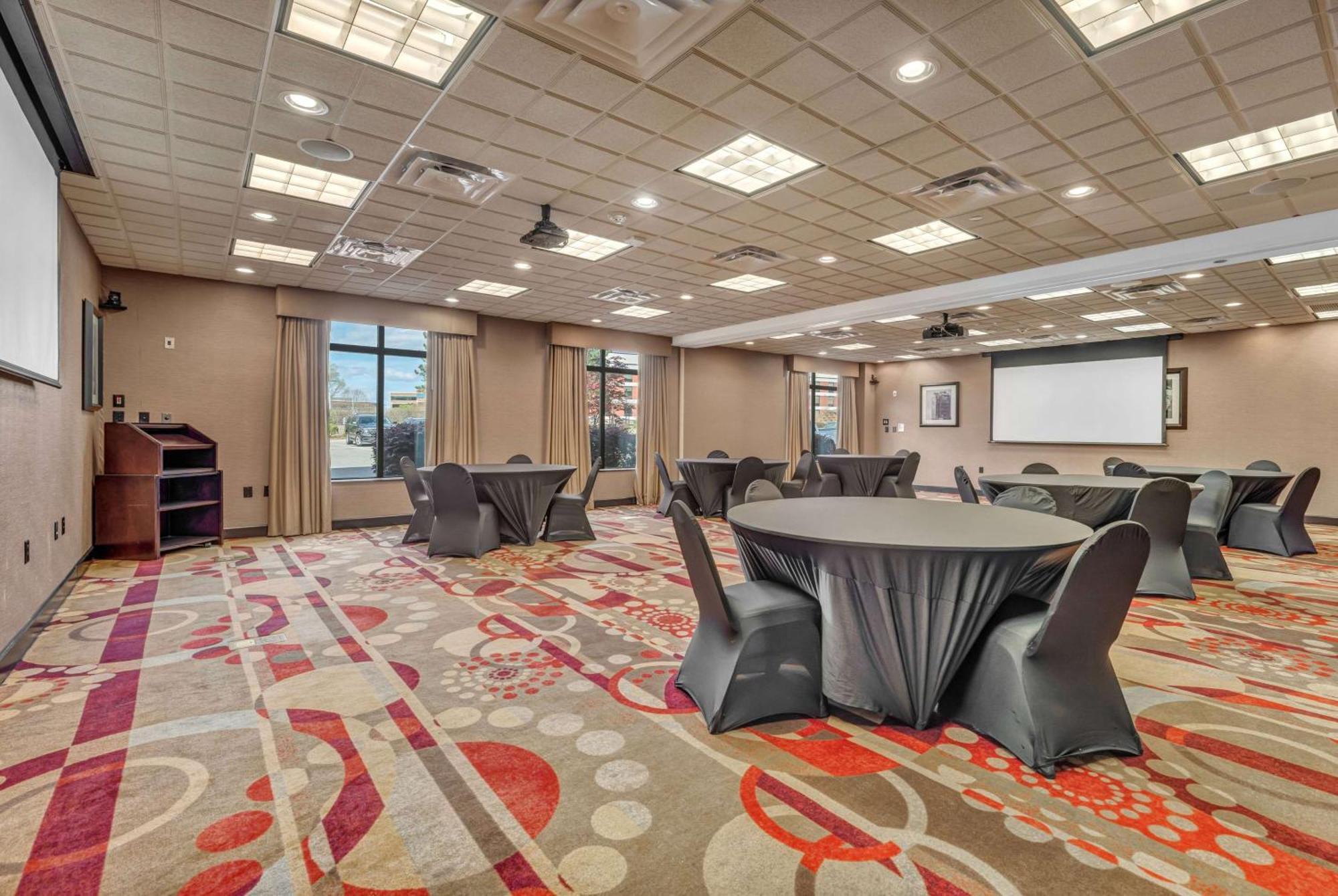 Wingate By Wyndham State Arena Raleigh/Cary Hotel Экстерьер фото