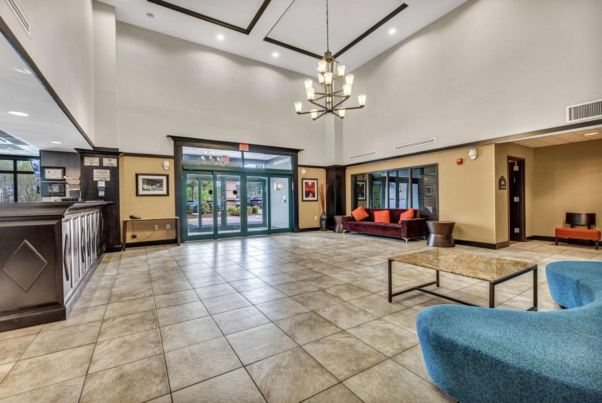 Wingate By Wyndham State Arena Raleigh/Cary Hotel Экстерьер фото